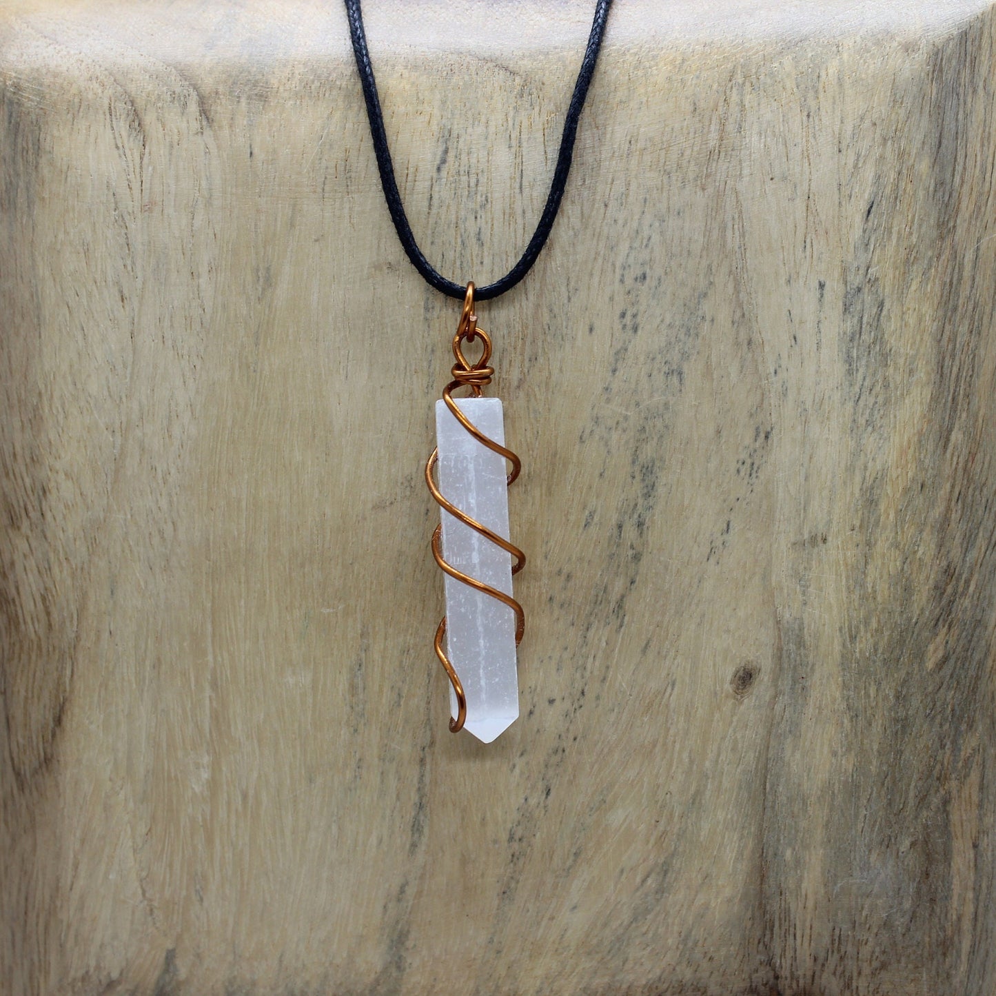Selenite Crystal Pendant Necklace Copper wire wrapped Healing Necklace, Crystal Protection Pendant Quartz Crystal Jewellery Selenite Pendant