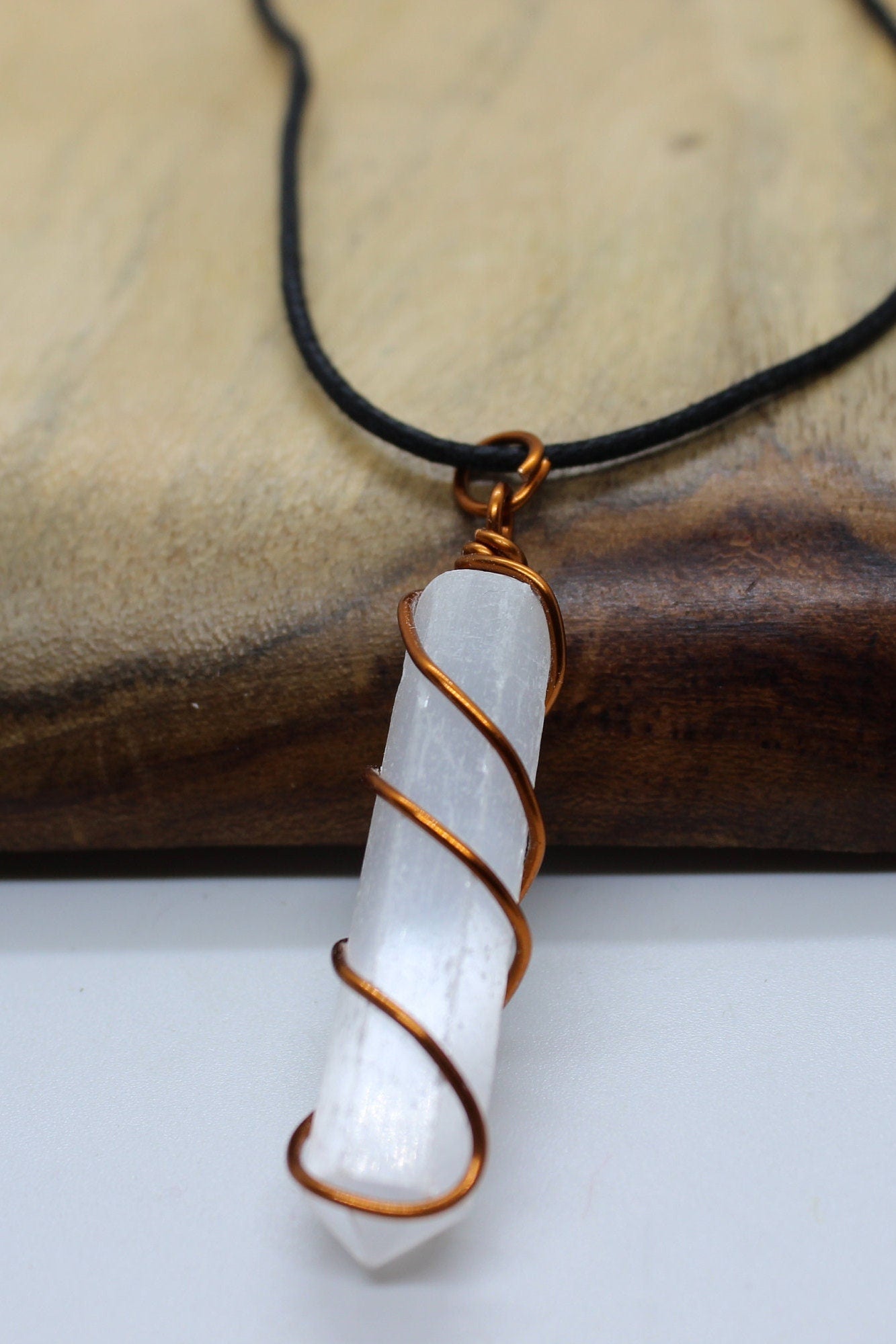 Selenite Crystal Pendant Necklace Copper wire wrapped Healing Necklace, Crystal Protection Pendant Quartz Crystal Jewellery Selenite Pendant