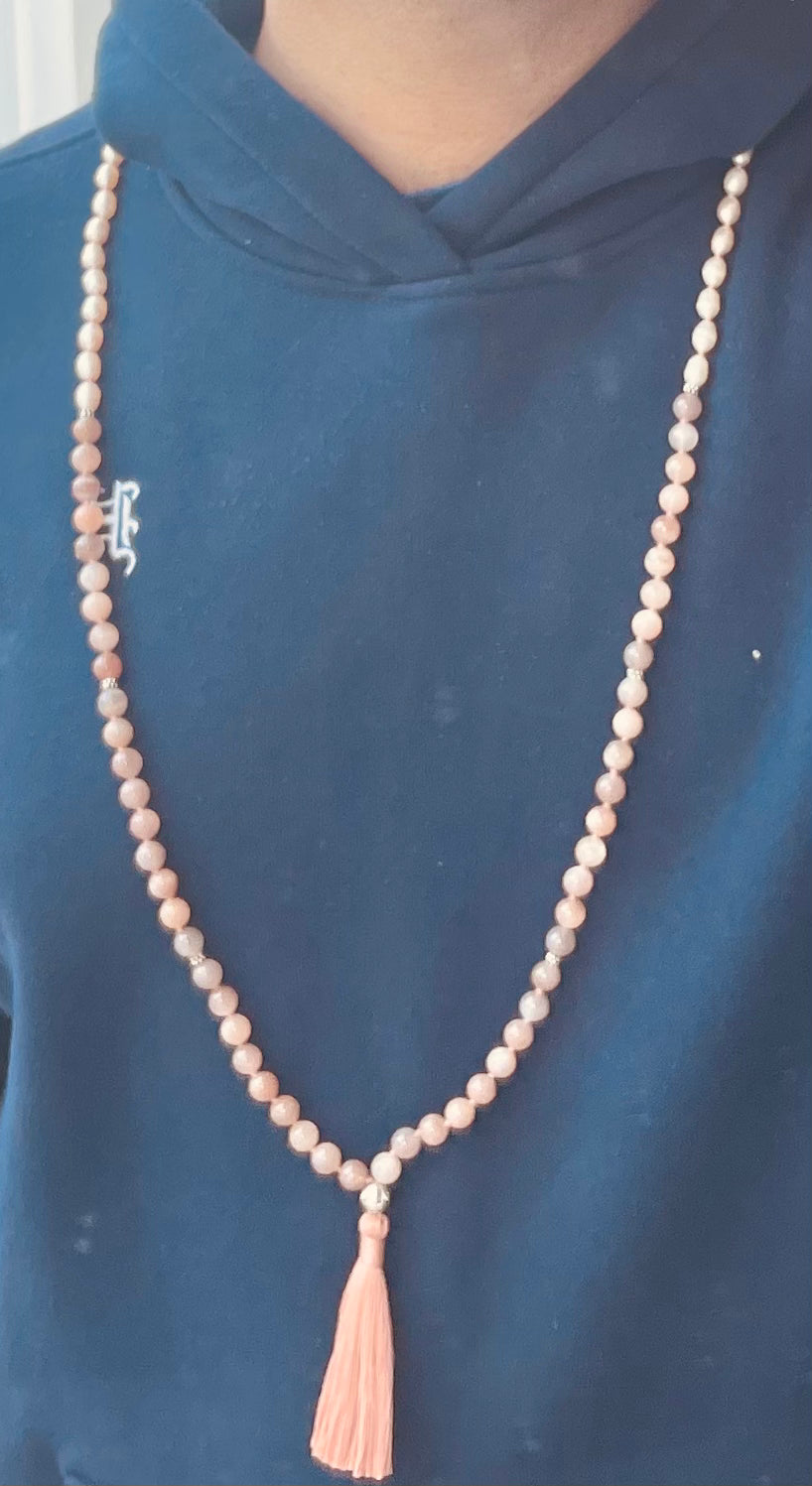 Fresh Water Pearl mala 108 BEADS Mala necklace Pink aventurine mala 108 Peach aventurine stone Wrist mala Yoga mala Pearl jewelry Knotted